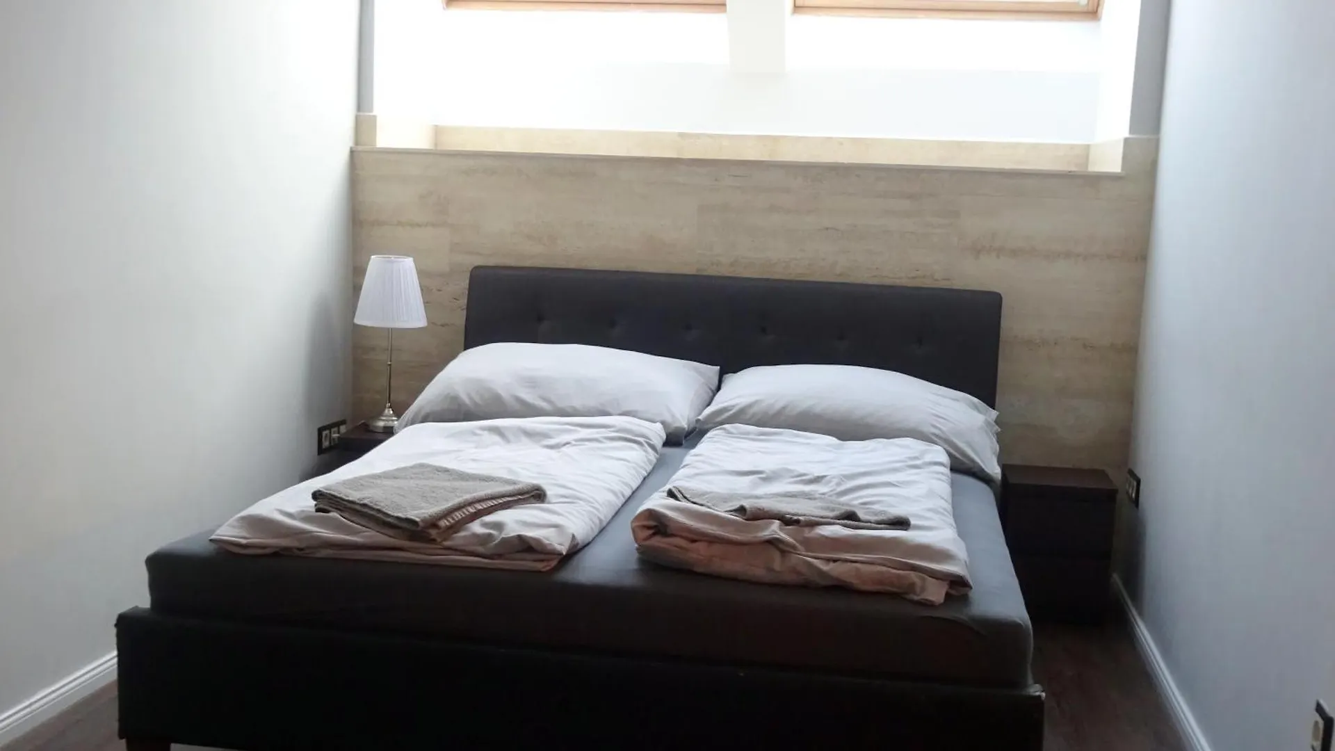 Corvin Point Rooms And Apartments Budapest 3*,