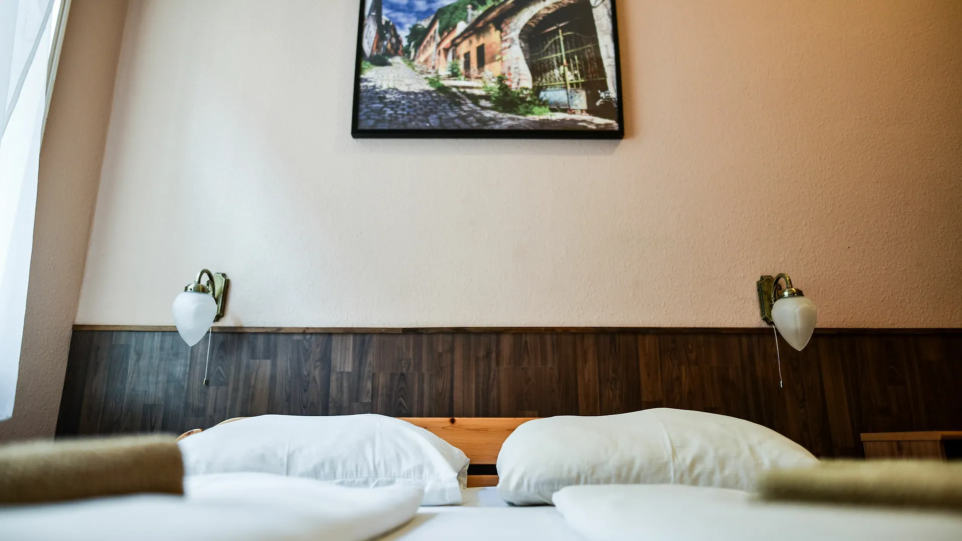 Corvin Point Rooms And Apartments Budapest Maison d'hôtes
