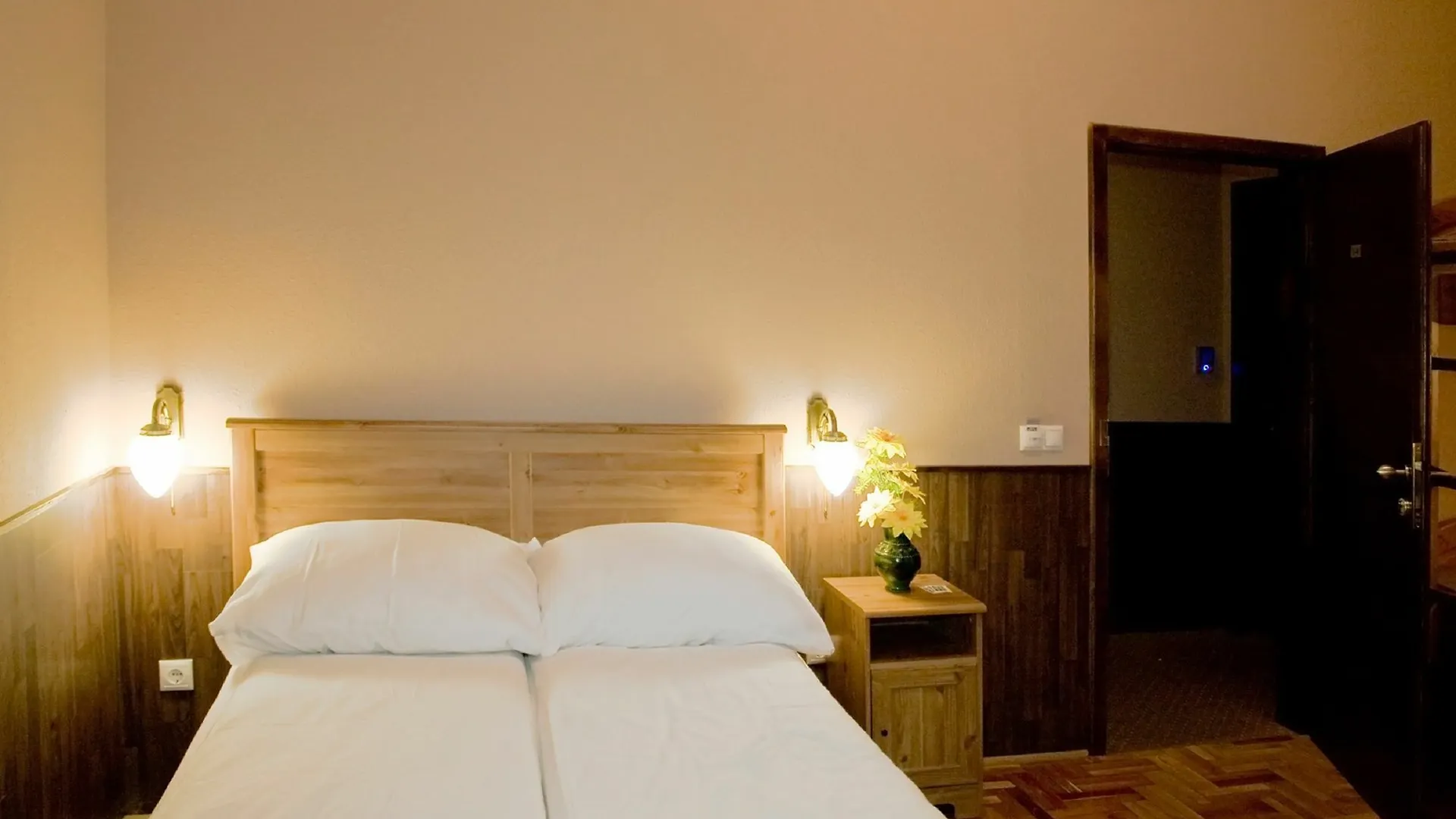 Corvin Point Rooms And Apartments Budapest