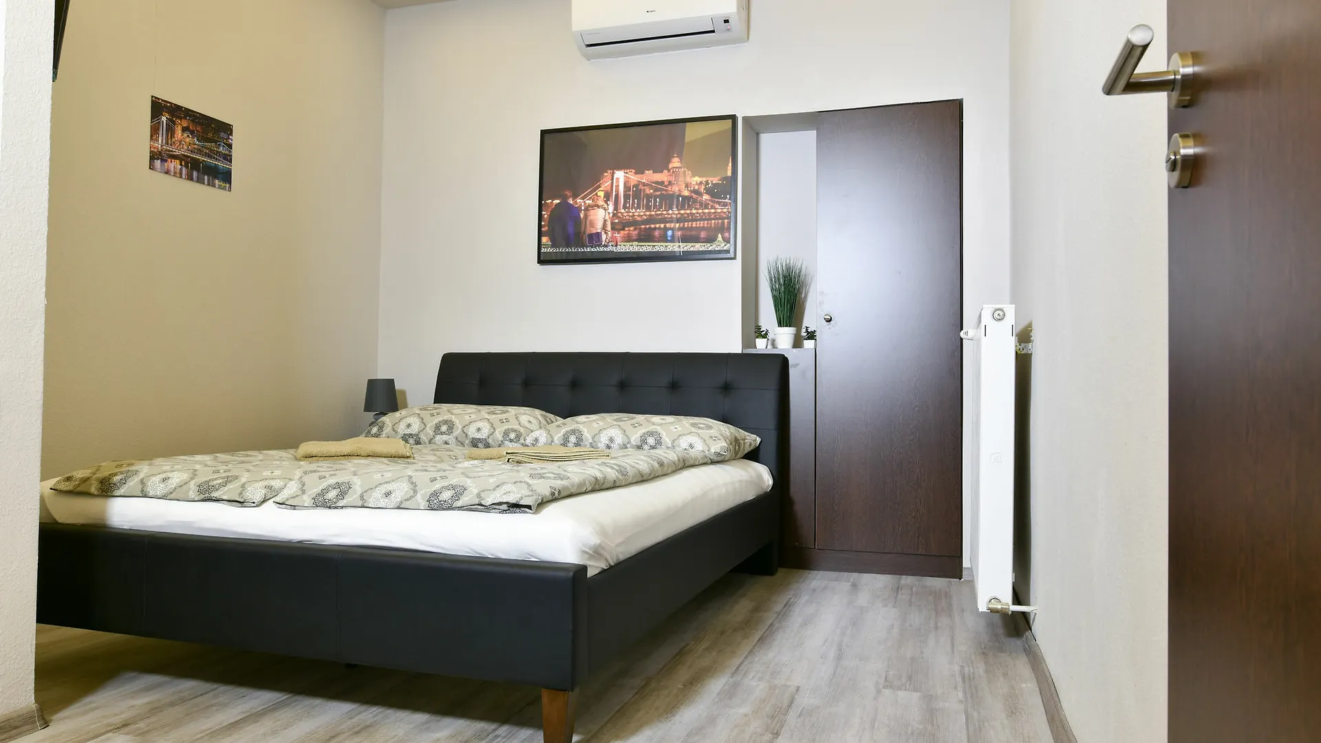 Corvin Point Rooms And Apartments Budapest