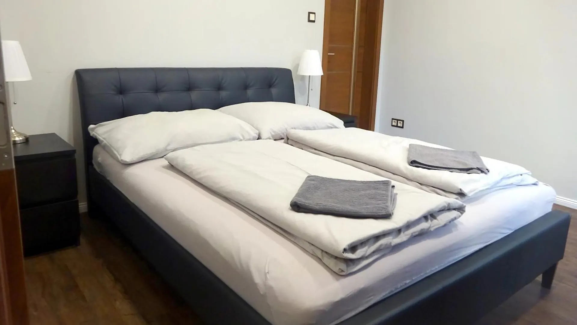Corvin Point Rooms And Apartments Budapeşte 3*,