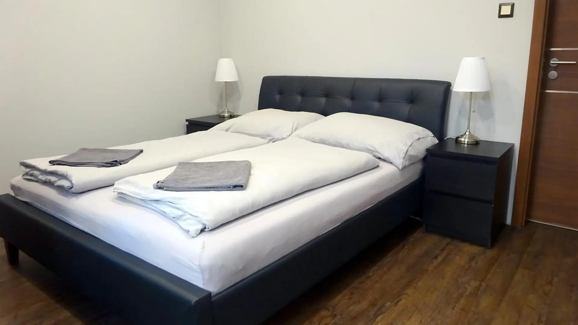 Corvin Point Rooms And Apartments Budapeşte Konukevi